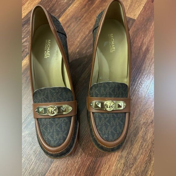 Brown and Black Women's Loafers - Picture 4 of 8